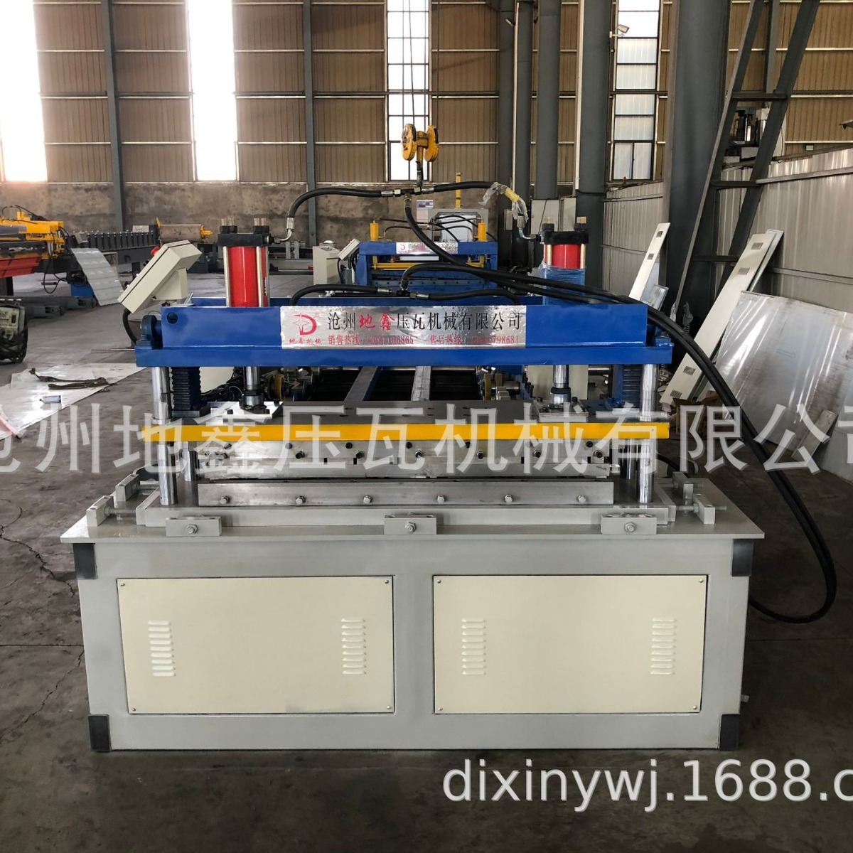 保温隔热外墙装饰一体板设备 外墙体保温板成型机 地鑫