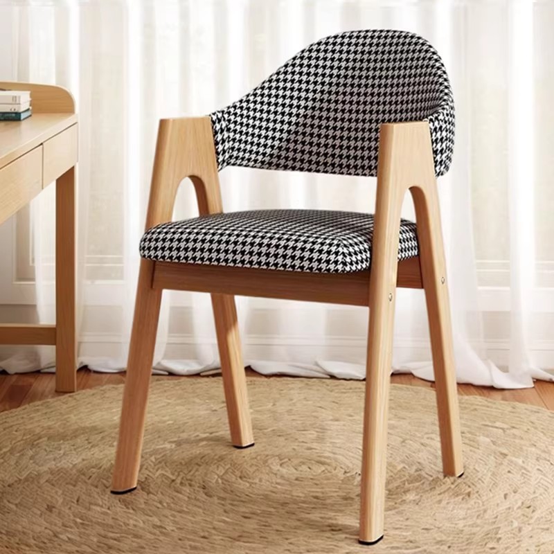 Silla de comedor de madera sólida nórdica silla de negociación silla de restaurante de hotel silla de café silla casera con reposabrazos
