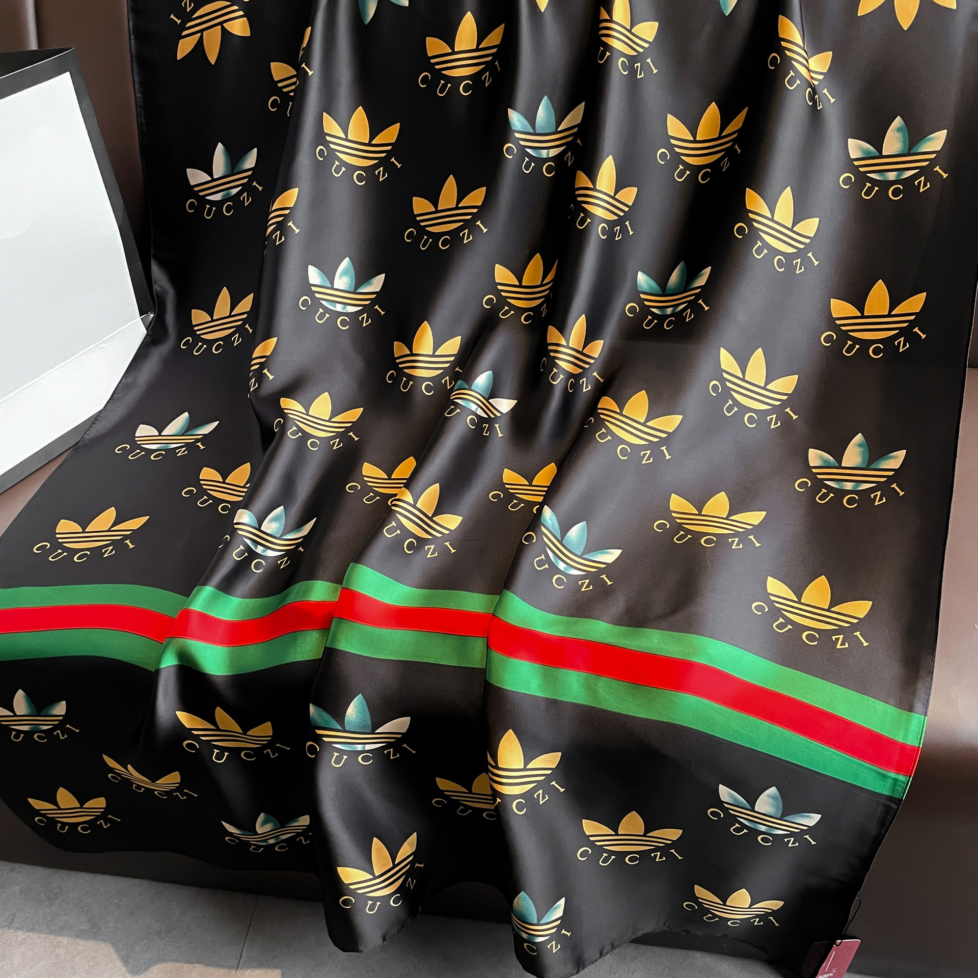 2023 bufanda artificial de brocado Sili para mujer primavera y otoño nuevo chal protector solar de viaje elegante Toalla de playa del todo fósforo bufanda larga