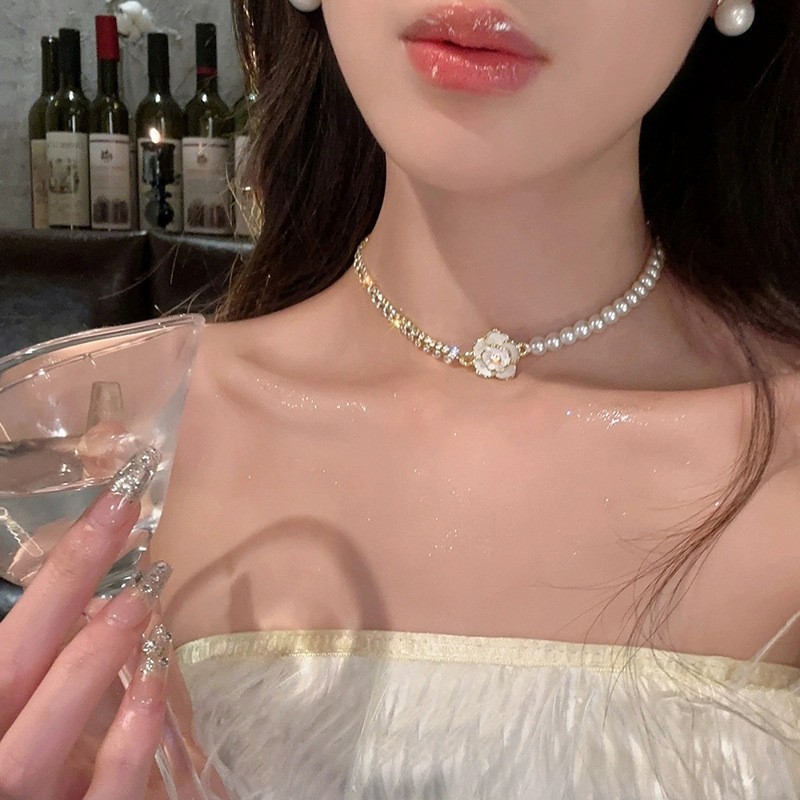 Mountain tea, necklace from pearl