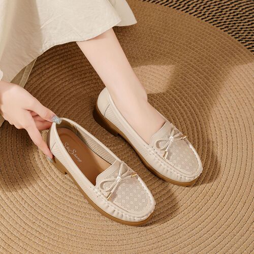 Mom's Shoes Spring Summer Autumn Women's Single Shoes Elder Soft Sole Lightweight Perforated Breathable Anti-Slip Comfortable Leather Shoes 8883 Durable