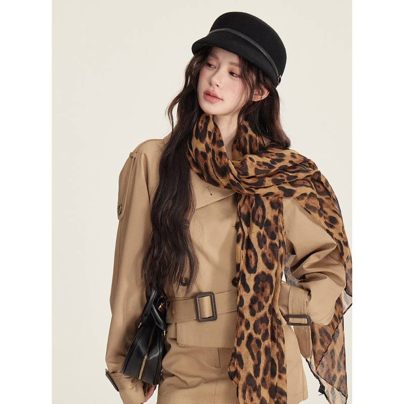 【Chun Zi】Millennium Style Retro Leopard Print Silk Scarf Women's Thin Printed Sexy Scarf Atmosphere Hong Kong Style Shawl