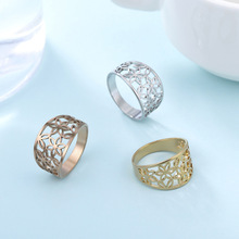 跨境电商钛钢戒指批发韩版甜美镂空六叶花瓣不锈钢戒指三色可选