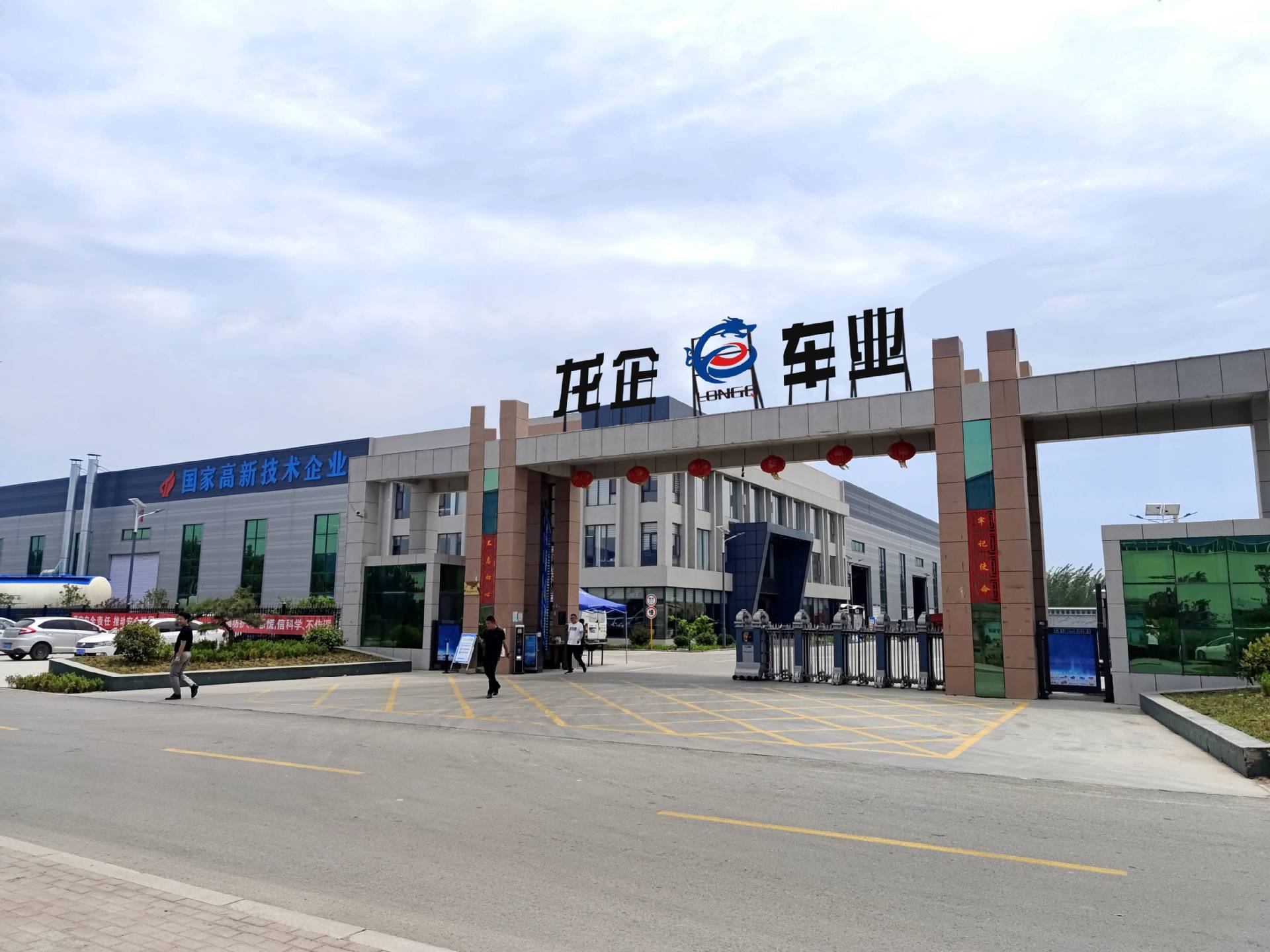 Export to Africa in Stock: Sinotruk Howo Nx371 Horsepower Dump Truck for Earth Transport, Howo 6*4 Engineering Dump Truck