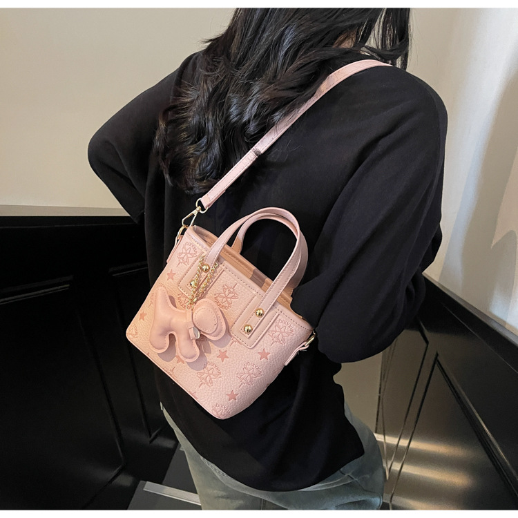 French niche fashion handbag for women, 2025 new high-end and stylish crossbody bag, casual and versatile bucket bag undefined