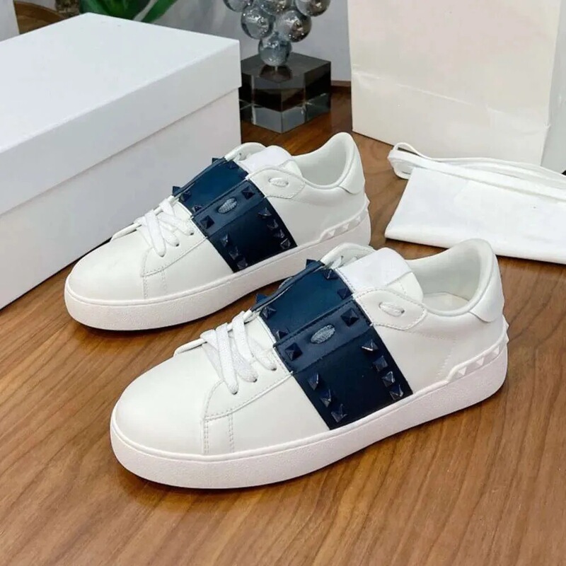 In-Stock High-End Version V Brand Studded White Sneakers for Women, New Lace-Up Casual Sports Couple's Sneakers, Large Size, Olive Color In-Stock High-End Version V Brand Studded White Sneakers for Women, New Lace-Up Casual Sports Couple's Sneakers, Large Size, Olive Color