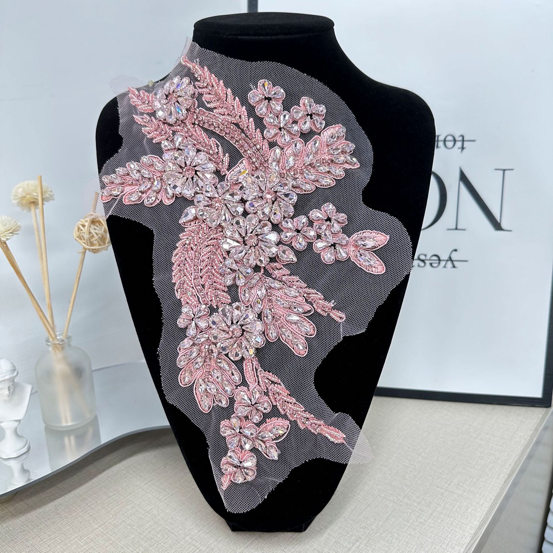 Tejido de vidrio pesado bordado mano clavado cuentas de cristal en collar flor de collar vestido de boda decoración accesorios DIY image 4