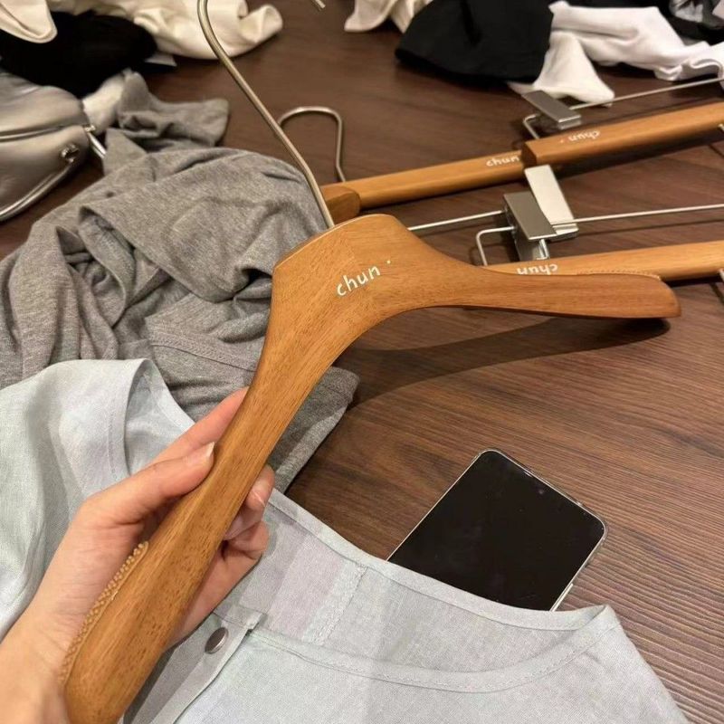 ハンガー洋服店専用胡桃色手感漆オーク高級滑り止め服サポート女装実木服ハンガー|undefined