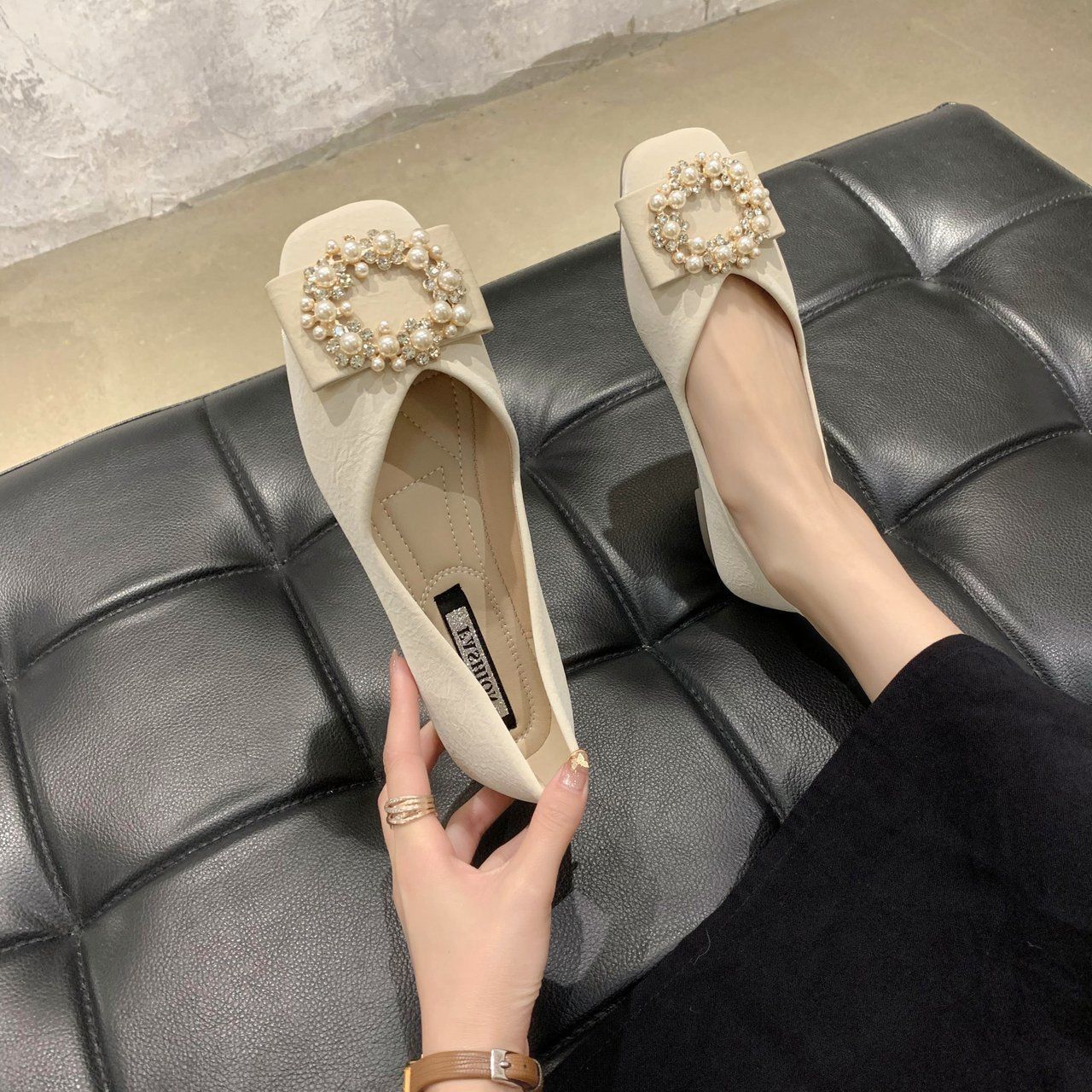 아이보리 [네모난 머리]]