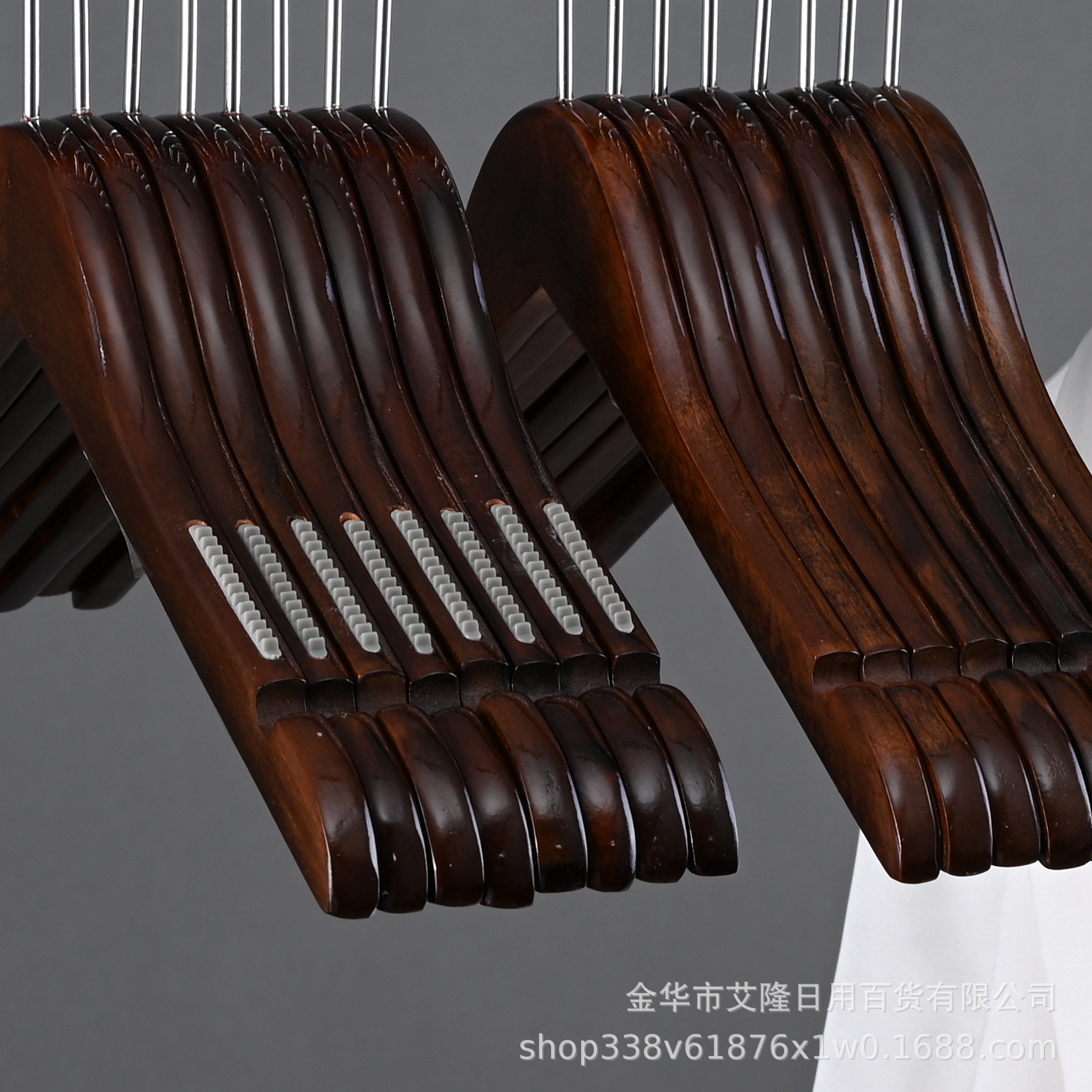 Tienda de ropa para el hogar soporte de la tienda de ropa de mujer Hotel ropa de madera maciza de madera antideslizante sin costura percha al por mayor