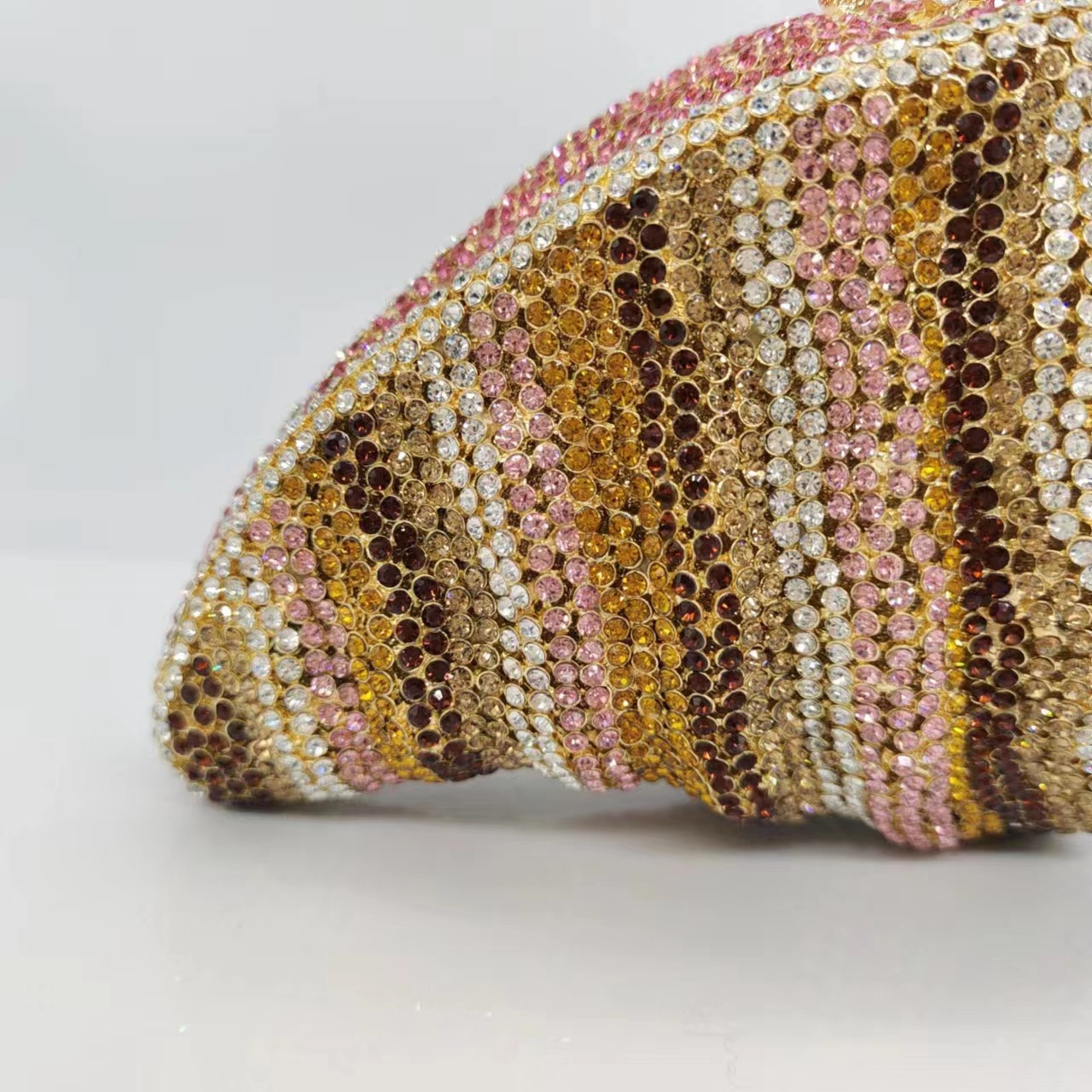 547g Weight Synthetic Leather Lining Material Rhinestone Fashion Element Magnetic Buckle Closure Type / Strap Type Evening Bag Bags Type Holiday, Party Occasion Metal Material Conch Pattern All Seasons Season Women's Gender Elegant Style Other Shape Small Size Metal Conch Rhinestone Evening Bags 12