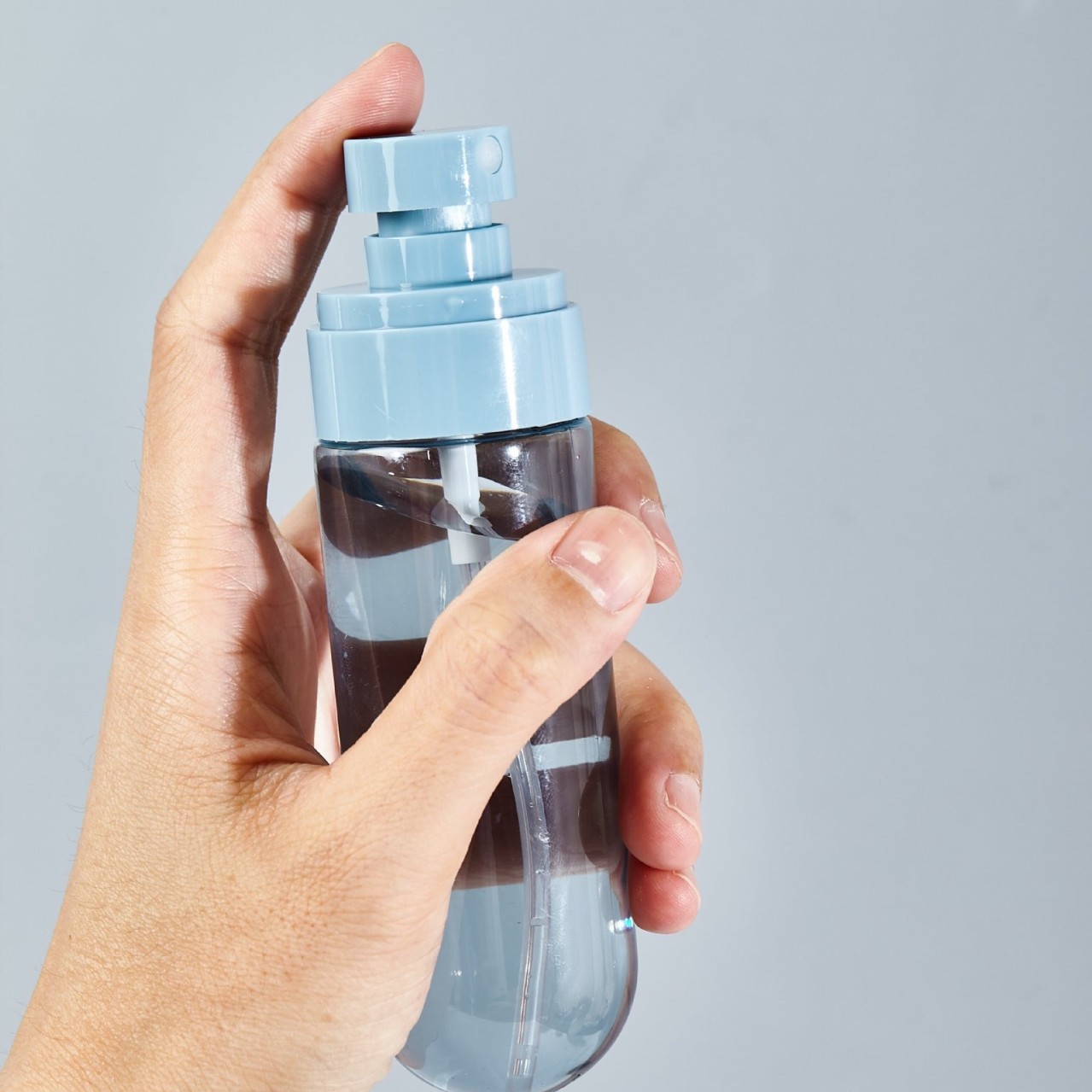 Botella de spray invertida portátil Botella de spray cosmético ultrafino Botella de spray facial de niebla fina