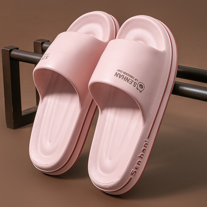 Zapatillas de verano para hombre al aire libre con sensación de pisar nubes, modelo nuevo 2025, sandalias domésticas antideslizantes de EVA para baño interior y hogar para hombres.