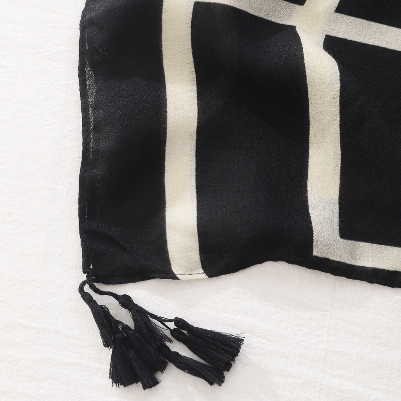 Comercio exterior europeo y americano transfronterizo Venta caliente bufanda de seda delgada primavera y verano aire acondicionado protector solar chal clásico patrón algodón y lino sensación bufanda