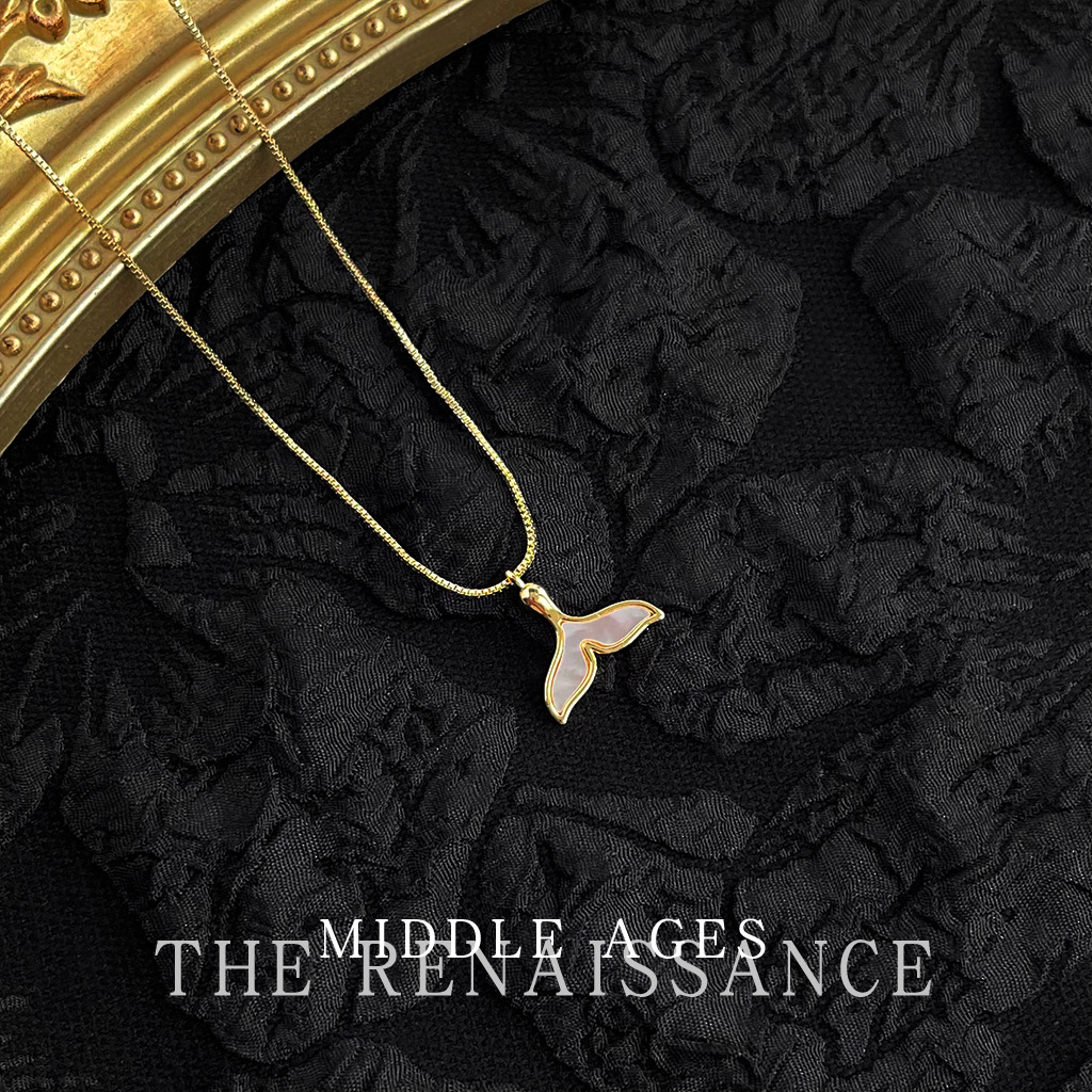 Vintage Mermaid
Light antique style real shell necklace electroplated with 18K real gold