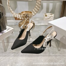 �ܼҸ߰汾��ĸһ�֎���ЬŮ�ļ����^�̽�؈�����^��՗l�y�߸�Ь