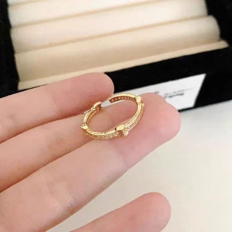 Gold double c ring/no diamonds
