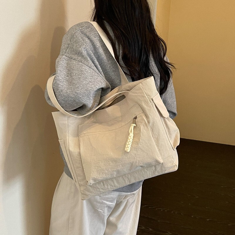 Stylish women's shoulder bag, water-resistant tote bag, ultra-lightweight, large capacity, versatile for everyday use, commuting, and as a mommy bag Stylish women's shoulder bag, water-resistant tote bag, ultra-lightweight, large capacity, versatile for everyday use, commuting, and as a mommy bag