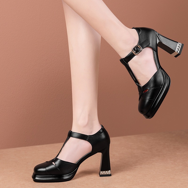 Giày sandal cao gót nữ bít mũi khóa chữ T phong cách retro, gót 8 cm — Màu đen