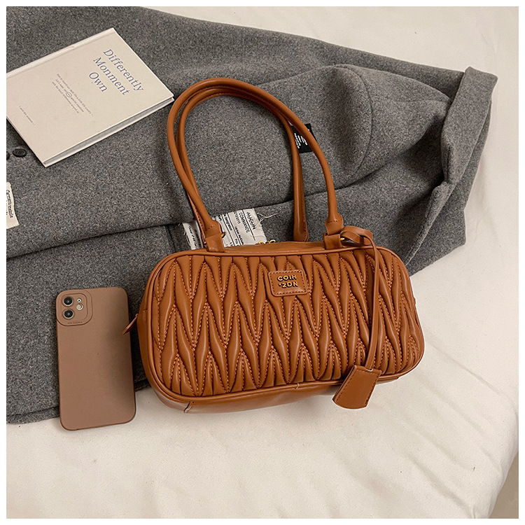 Retro bag for women, large capacity, new 2024 autumn and winter versatile, niche design, single-shoulder underarm bag, commuting pillow bag Specification drawing