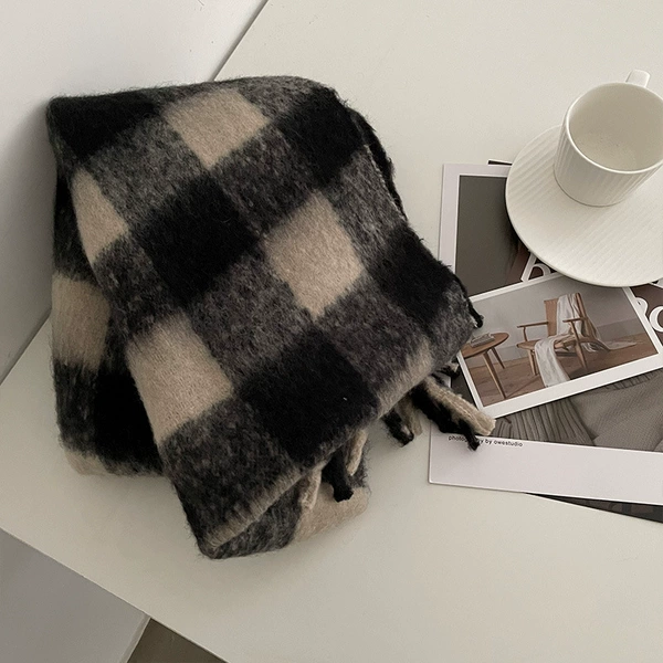 Black and white grid
