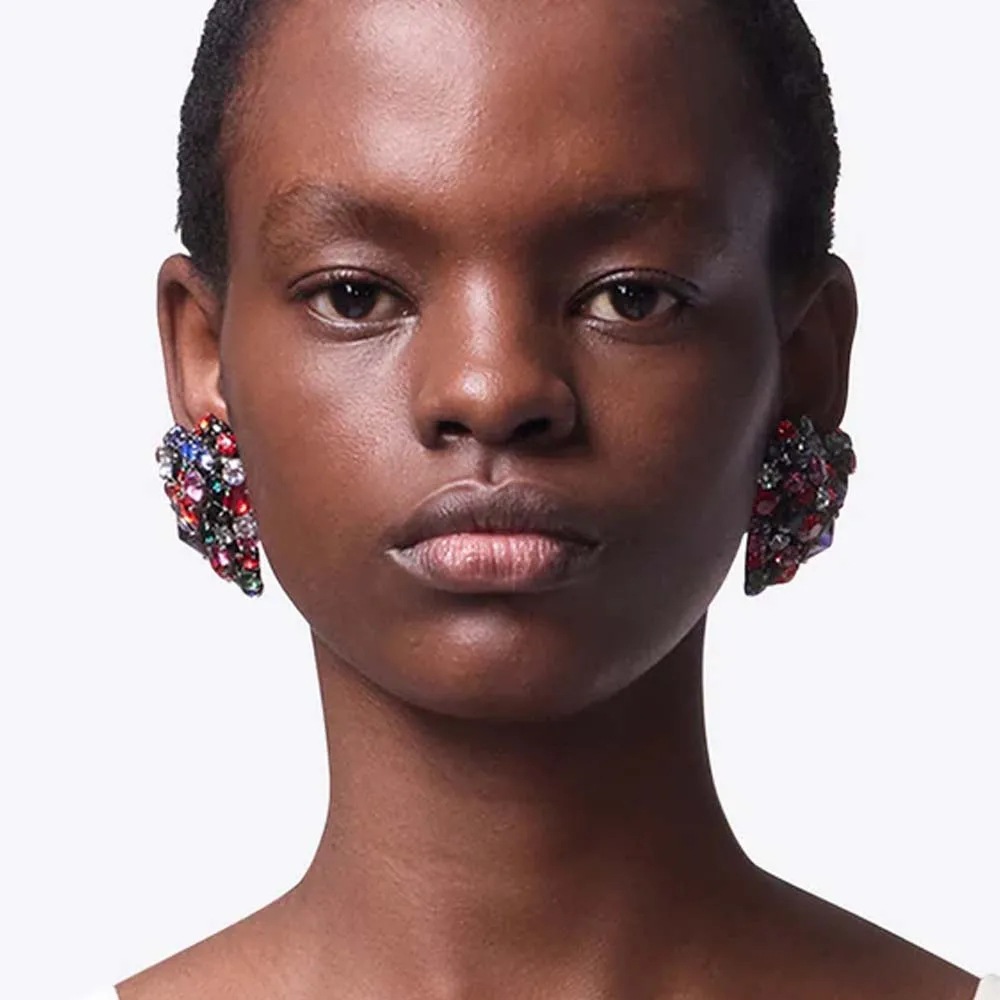 Europa y los Estados Unidos nuevos coloridos amor auriculares de moda diamante escenario completo de diamantes accesorios aretes de mujer