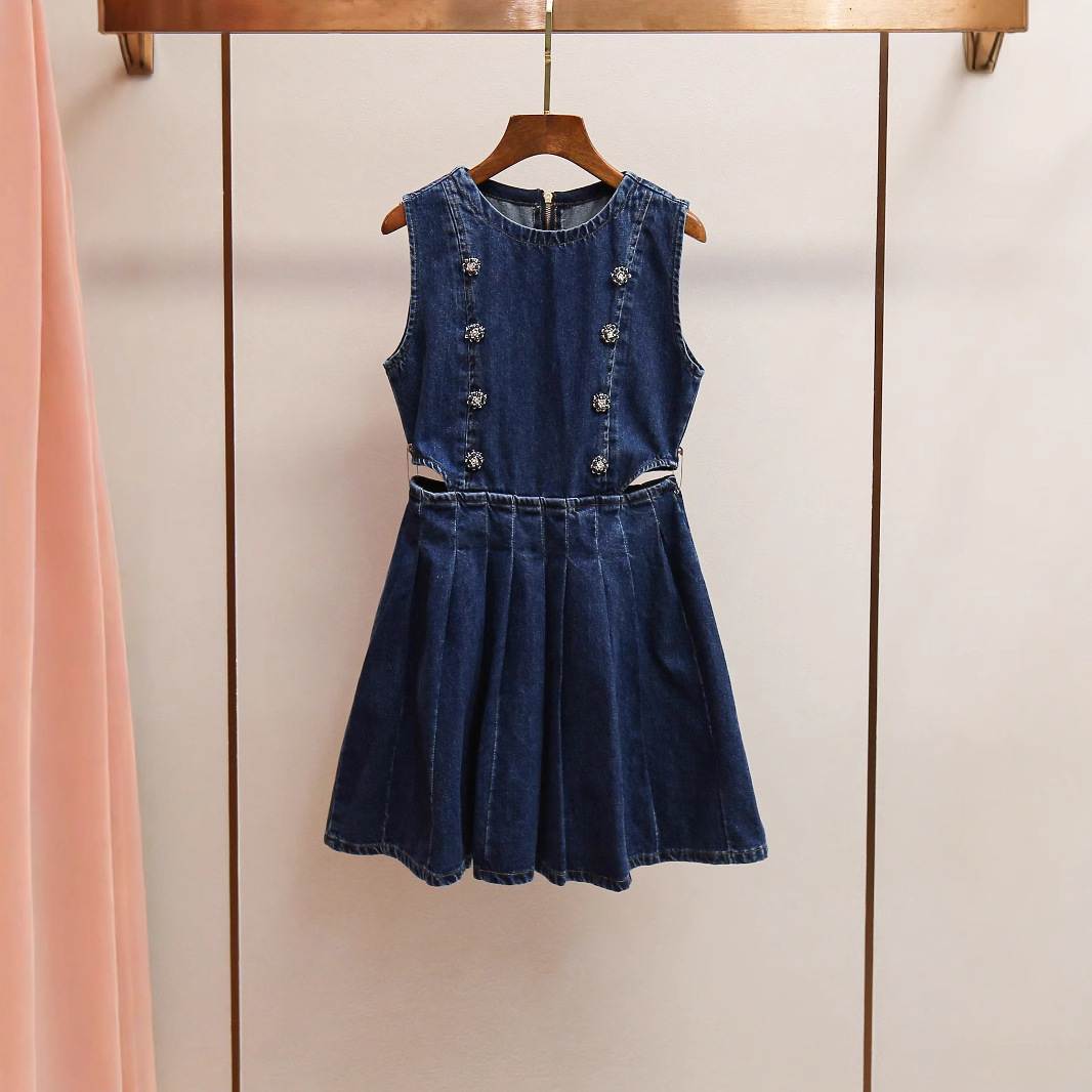Spring fashionable retro denim dress with a round collar sleevless