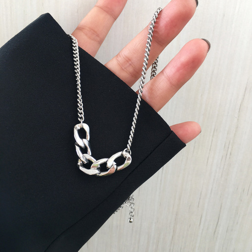 Hip-hop INS creative versatile geometric oval clasp chain lockchain metal texture minimalist temperament necklace for women