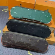 人造革材质轻便大容量笔袋简约耐脏新款高颜学生笔袋