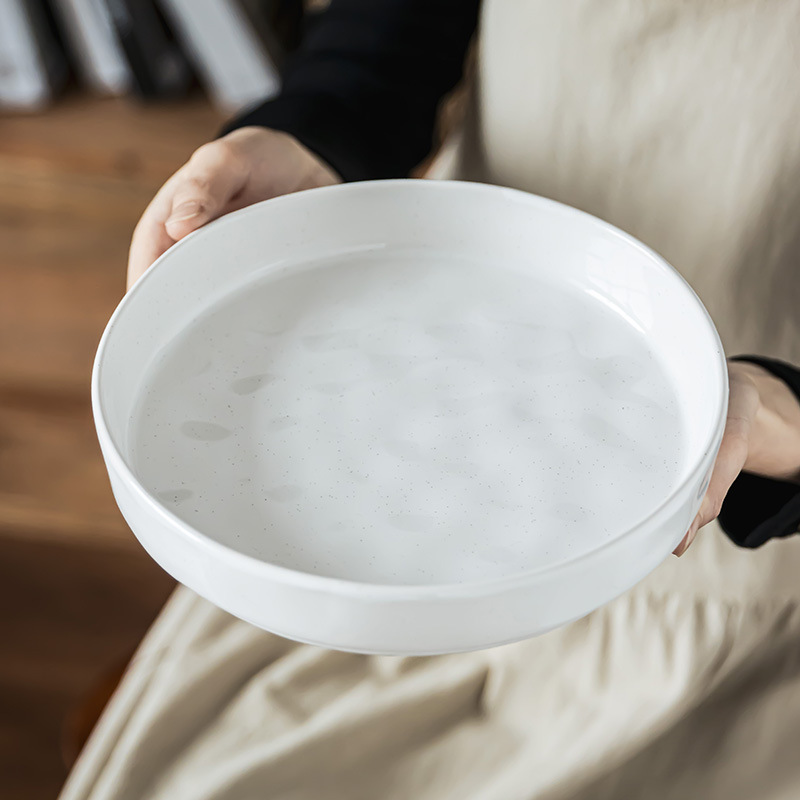 Plato blanco puro, plato de cerámica corrugada sensible al agua de alta calidad, plato de platos caseros, plato redondo, plato de comedor, plato de comedor occidental