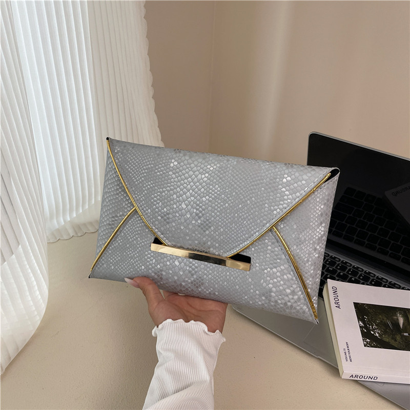 Trendy Shiny Clutch 2025 Autumn New European And American Fashion Solid Color Unique Envelope Niche Evening Bag_voghion.com