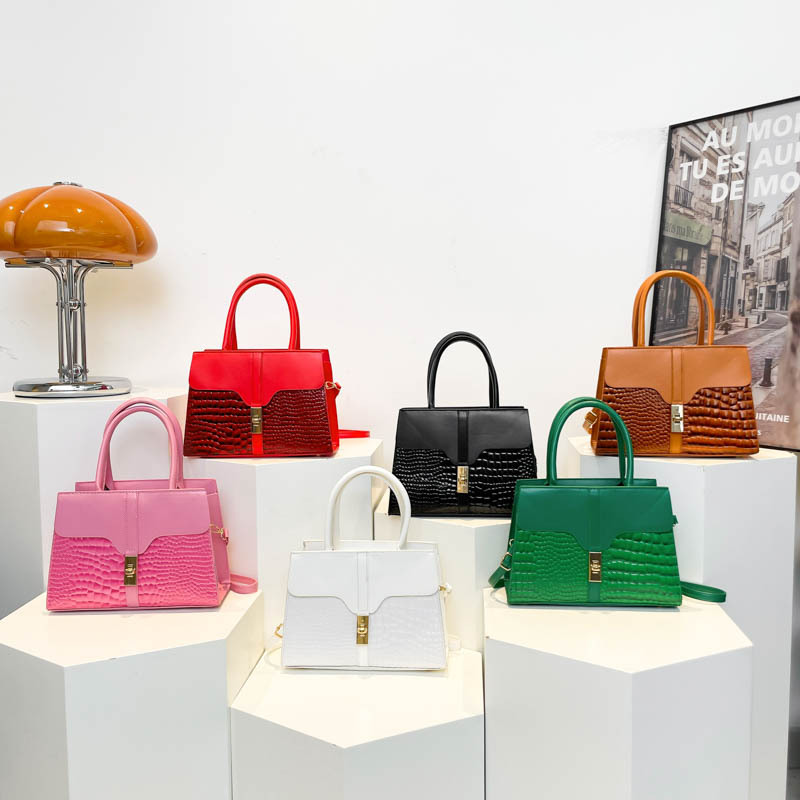 2024 nuevo estilo casual hermosa personalidad tendencia bolso de gran capacidad bolso de nicho femenino bolso de mensajero de hombro de moda