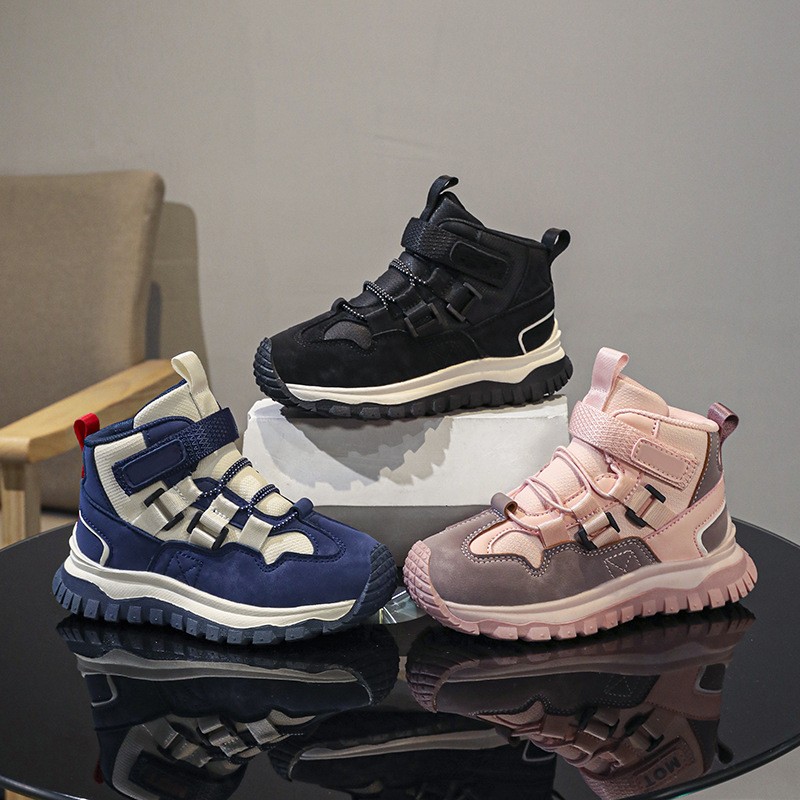 2025年秋冬新款儿童时尚防水皮面高帮大中童运动鞋防滑儿童登山鞋