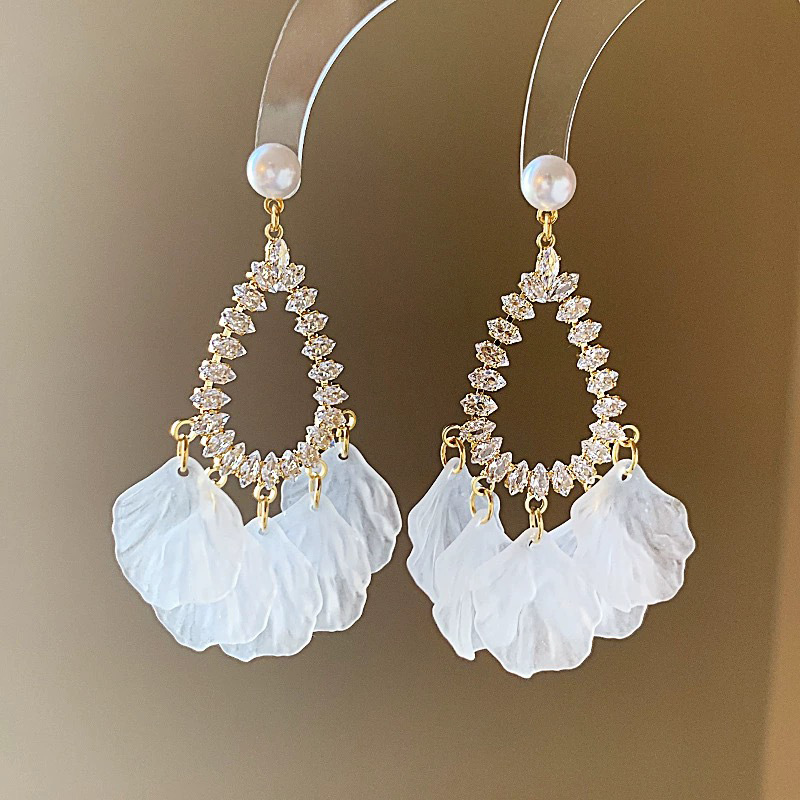 Earrings drop-shaped
