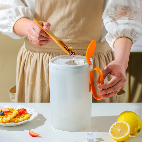 Summer refrigerator cold kettle plastic set, fruit teapot, household high temperature resistant cold kettle, large capacity tea cup