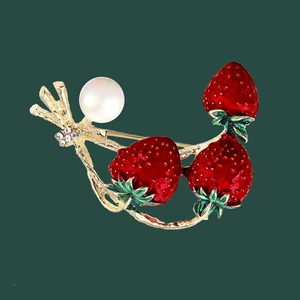 Vintage Fashion Enamel Fruit Strawberry Brooch Temperament Ladies Cartoon Pin Drop Oil Anti-running Corsage