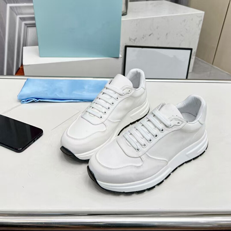 European Men's Shoes Autumn New Solid Color Fashion Versatile Leather Casual Work Lace-Up Sneakers Travel Shoes