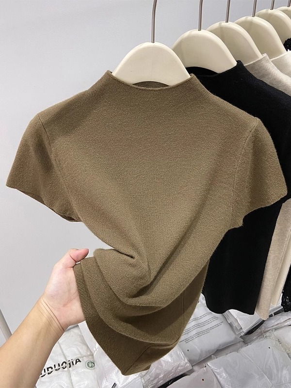 柔らかいモチモチの半高襟のニットの半袖のtシャツの女性の春秋の新型の中は気質が現れます。|undefined
