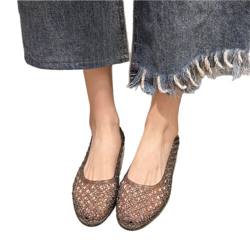 Fashion new transparent women's sandals summer temperament women's niche flat shoes Baotou hollow light luxury women's shoes