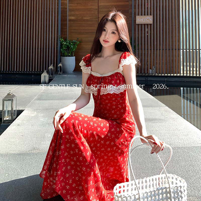 Xiu Xixi 2026 Spring New French Retro Floral Lace Suspender Holiday Style Long Dress 88562