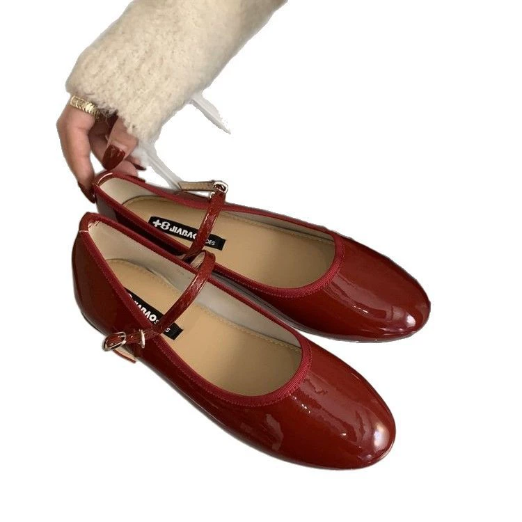 Retro patent leather light mouth single shoes 2025 spring new light mouth round toe buckle single shoes simple solid color Mary Zhen shoes