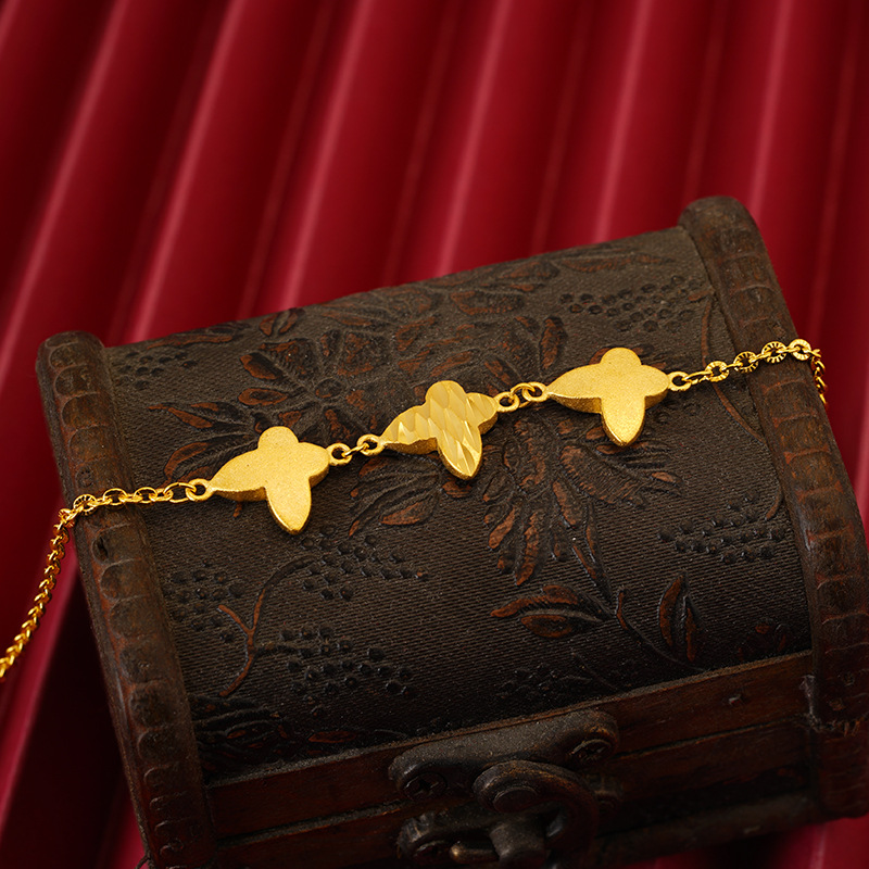 Pulsera chapada en oro todo fósforo exquisito simple mariposa de las mujeres 2022 nueva fábrica de joyería de mano al por mayor