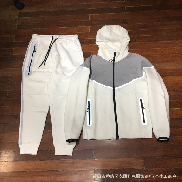 Demi-season retroreflective hoody for leisure