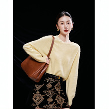 港米服饰/ 轻奢羊绒拉毛毛衣上衣女秋珍珠圆领宽松针织衫