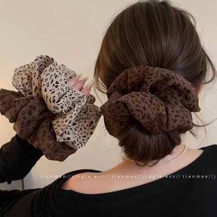 Autumn and Winter Lazy and Casual Style Oversized Leopard Print Scrunchie with a High-End Feel for Low Bun Hairstyles, Hair Tie for Women Autumn and Winter Lazy and Casual Style Oversized Leopard Print Scrunchie with a High-End Feel for Low Bun Hairstyles, Hair Tie for Women