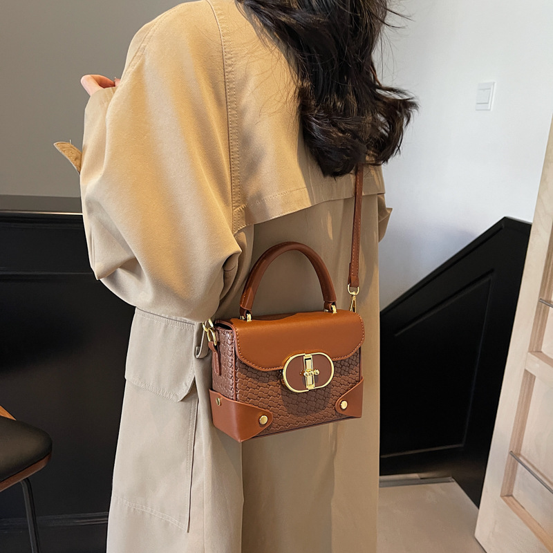 Este año, la popular explosión de bolsos de mano para mujeres 2024, nuevo color de contraste, bolsos de hombro, bolsos de alto nivel, bolsos de cinturón