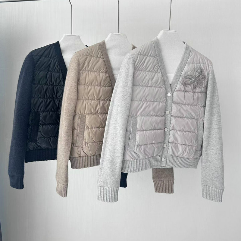 24 Winter New Entry Light Luxury BC Style Flower Bead Chain Down Jacket V-Neck Cashmere Spliced Sleeve Simple Fashion Light Jacket