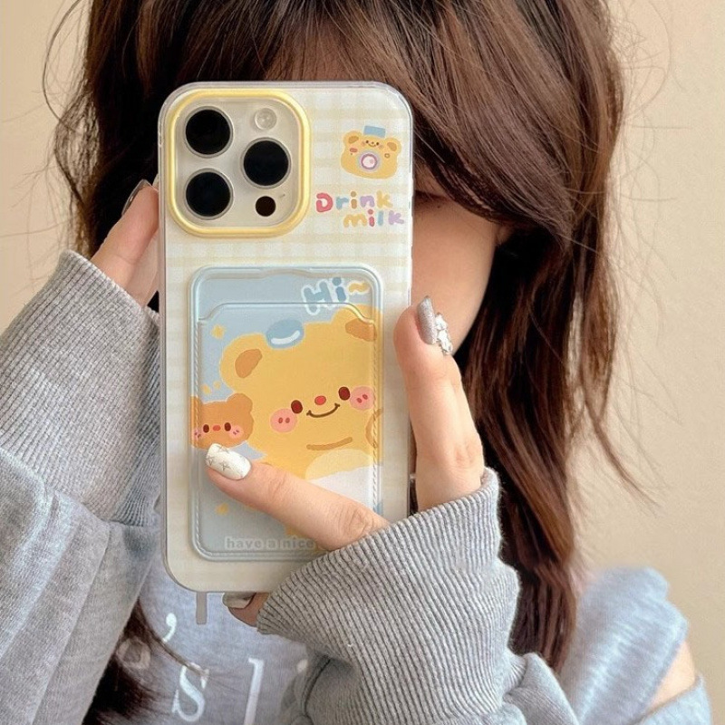 适用苹果16promax手机壳可爱黄油小熊iPhone15大孔14卡包13挂绳12