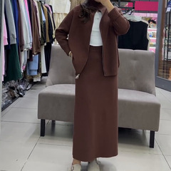 2025秋の新型ニット欧米の外国貿易の婦人服のゆったりした半身のスカートのファッションの気質のカジュアルなセーターのスーツ