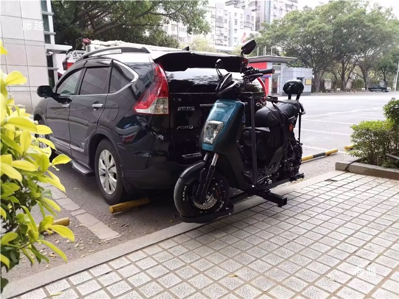 Tuzun Off-Road Motorcycle Rack Rear-Mounted Rv Rack for Iveco Yutong Motorcycle Rear Rack
